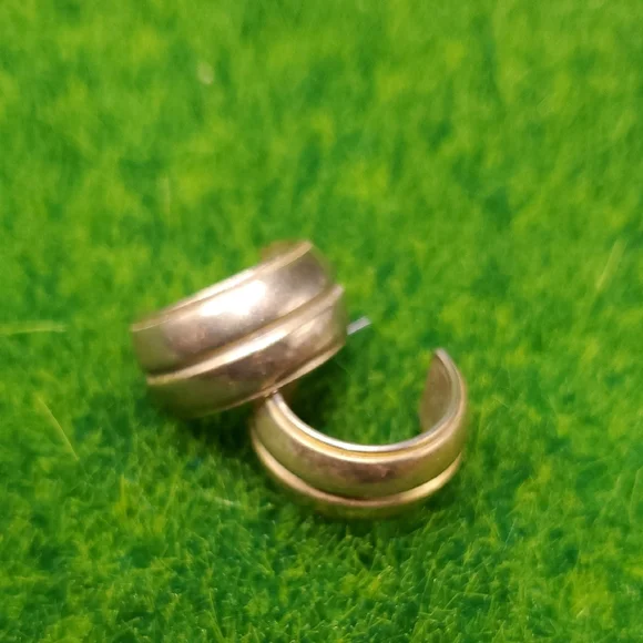 Well Made Heirloom Hoop Earrings E1006